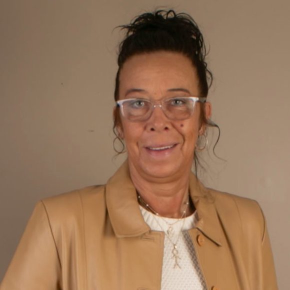 Meet your Posher, Sandra - Picture 1 of 1